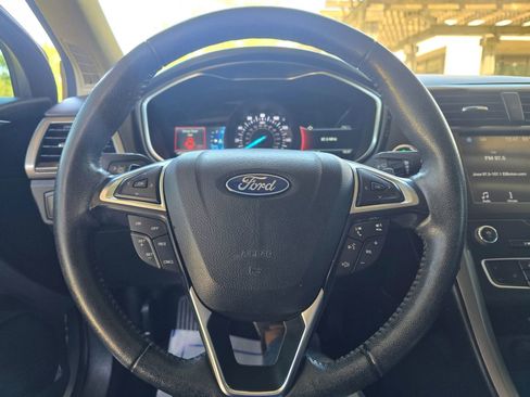 Used 2019 Ford Fusion SEL image 21