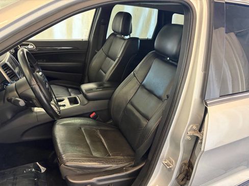 Used 2011 Jeep Grand Cherokee Laredo image 20