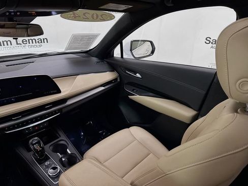 Used 2024 Cadillac XT4 Luxury w/ Cold Weather Package image 25