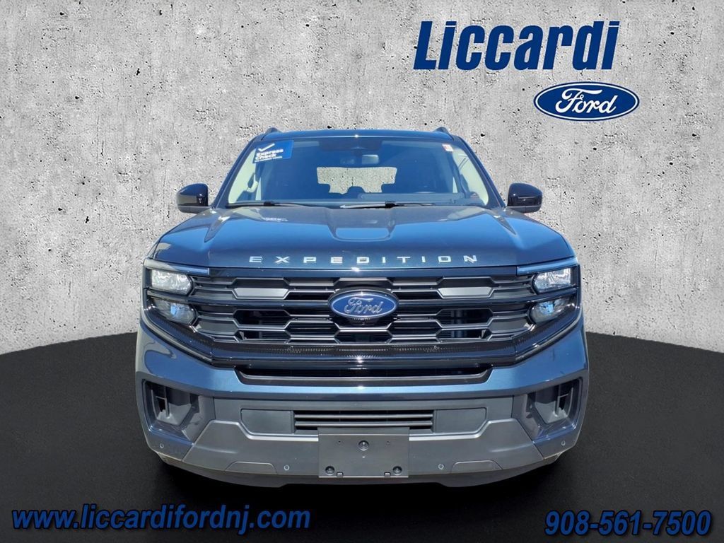 Certified 2025 Ford Expedition Active AWD/4WD image 2