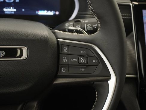 Certified 2024 Jeep Grand Cherokee Limited image 38