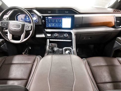 Used 2023 GMC Sierra 1500 Denali AWD/4WD image 3