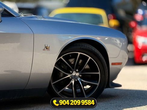 Used 2018 Dodge Challenger R/T Scat Pack w/ Leather Interior Group RWD image 9