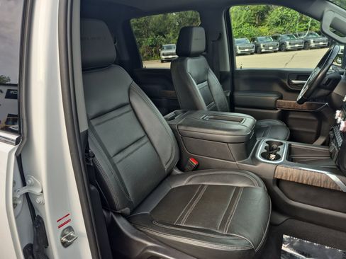 Used 2022 GMC Sierra 3500 Denali w/ Denali Ultimate Package AWD/4WD image 29