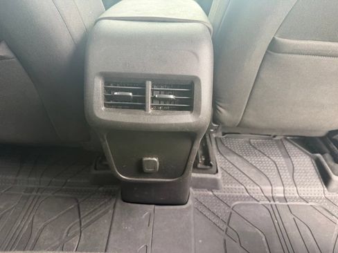 Used 2018 Chevrolet Equinox LT AWD/4WD image 18