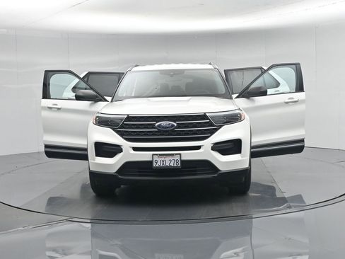Certified 2023 Ford Explorer XLT RWD image 35