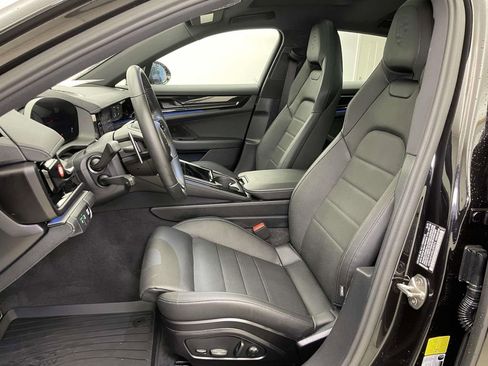 Used 2024 Porsche Panamera 4 image 5