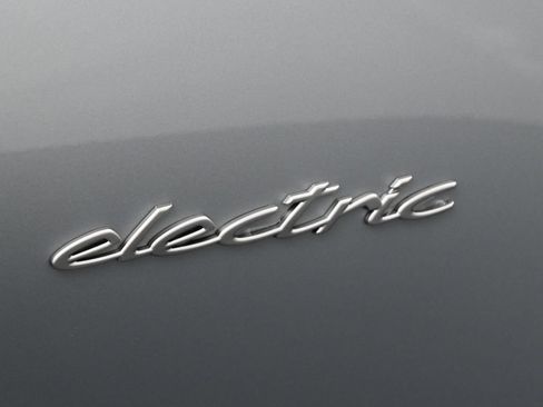 Certified 2025 Porsche Macan 4S Electric AWD/4WD image 10