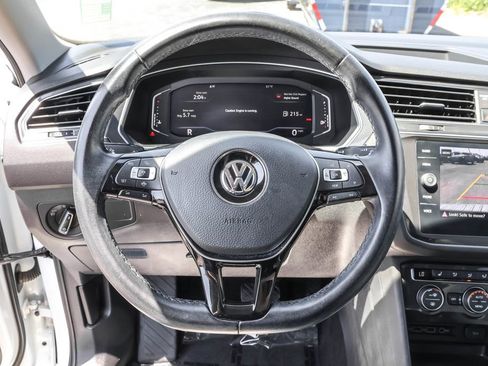 Used 2019 Volkswagen Tiguan SE FWD image 19