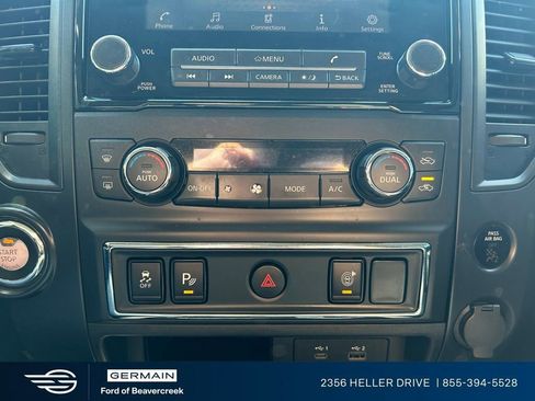 Used 2023 Nissan Titan SV w/ SV Convenience Package RWD image 10