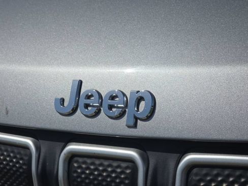 Used 2022 Jeep Compass Latitude w/ Convenience Group FWD image 9