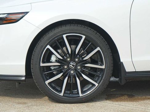 New 2025 Honda Accord Touring image 7