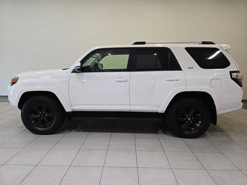 Used 2019 Toyota 4Runner SR5 Premium AWD/4WD image 3