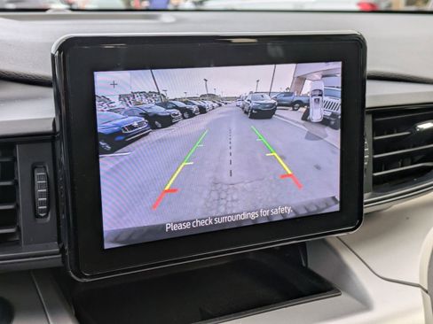 Certified 2023 Ford Explorer XLT image 24