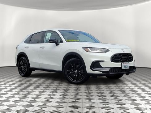 Certified 2026 Honda HR-V Sport image 2