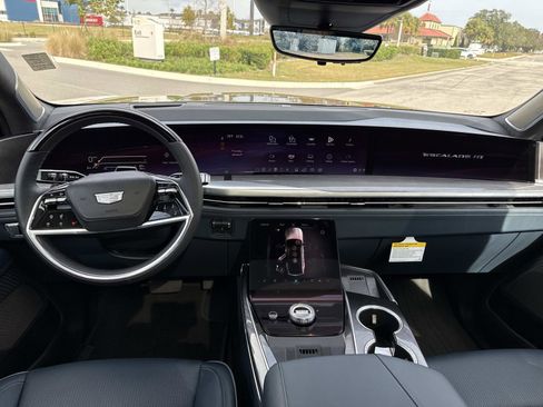 Used 2025 Cadillac Escalade IQ Luxury 2 w/ LPO, Premium Carpet Package image 18