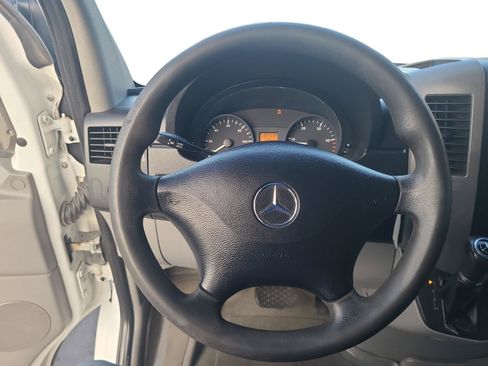 Used 2016 Mercedes-Benz Sprinter 2500 image 12