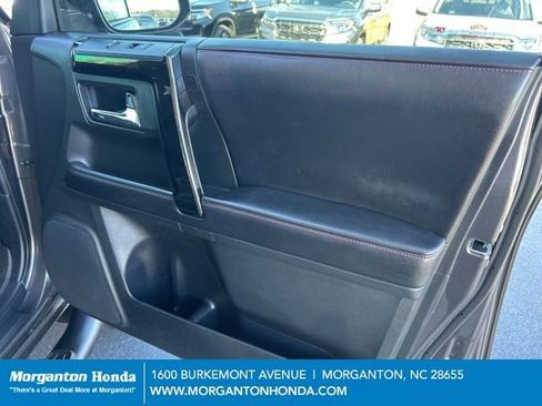 Used 2017 Toyota 4Runner TRD Off-Road image 39