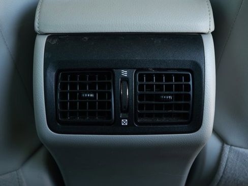 Used 2014 Toyota Camry XLE w/ Leather Package image 31