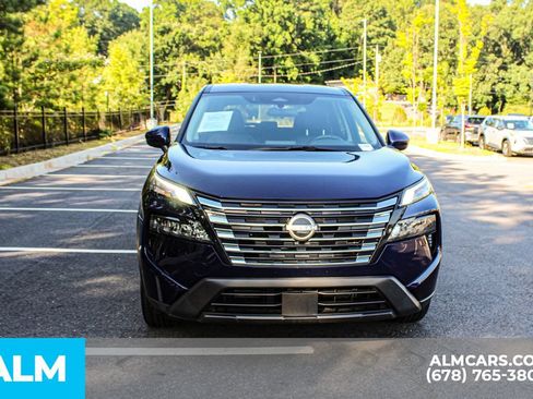 Used 2025 Nissan Rogue SV FWD image 9