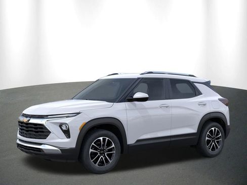 New 2026 Chevrolet TrailBlazer LT FWD image 2