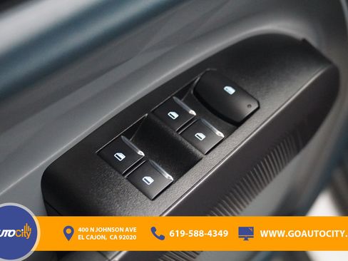 Used 2025 Ford Maverick XL FWD image 17