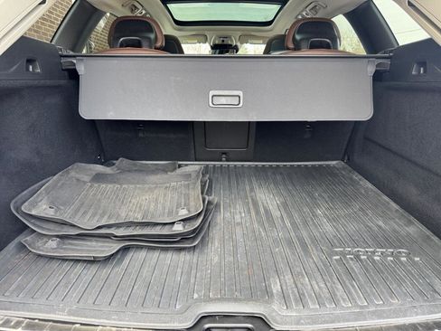 Used 2018 Volvo XC60 T6 Momentum w/ Vision Package image 25