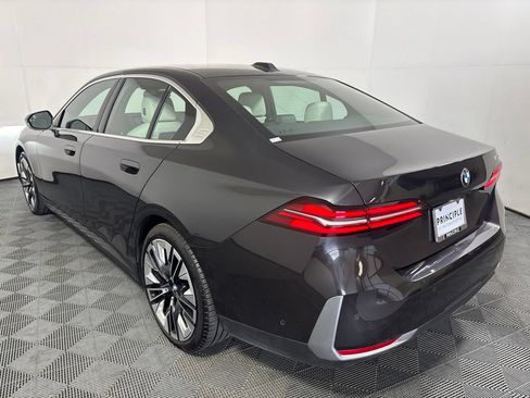 Certified 2026 BMW 530i w/ Premium Package RWD image 7