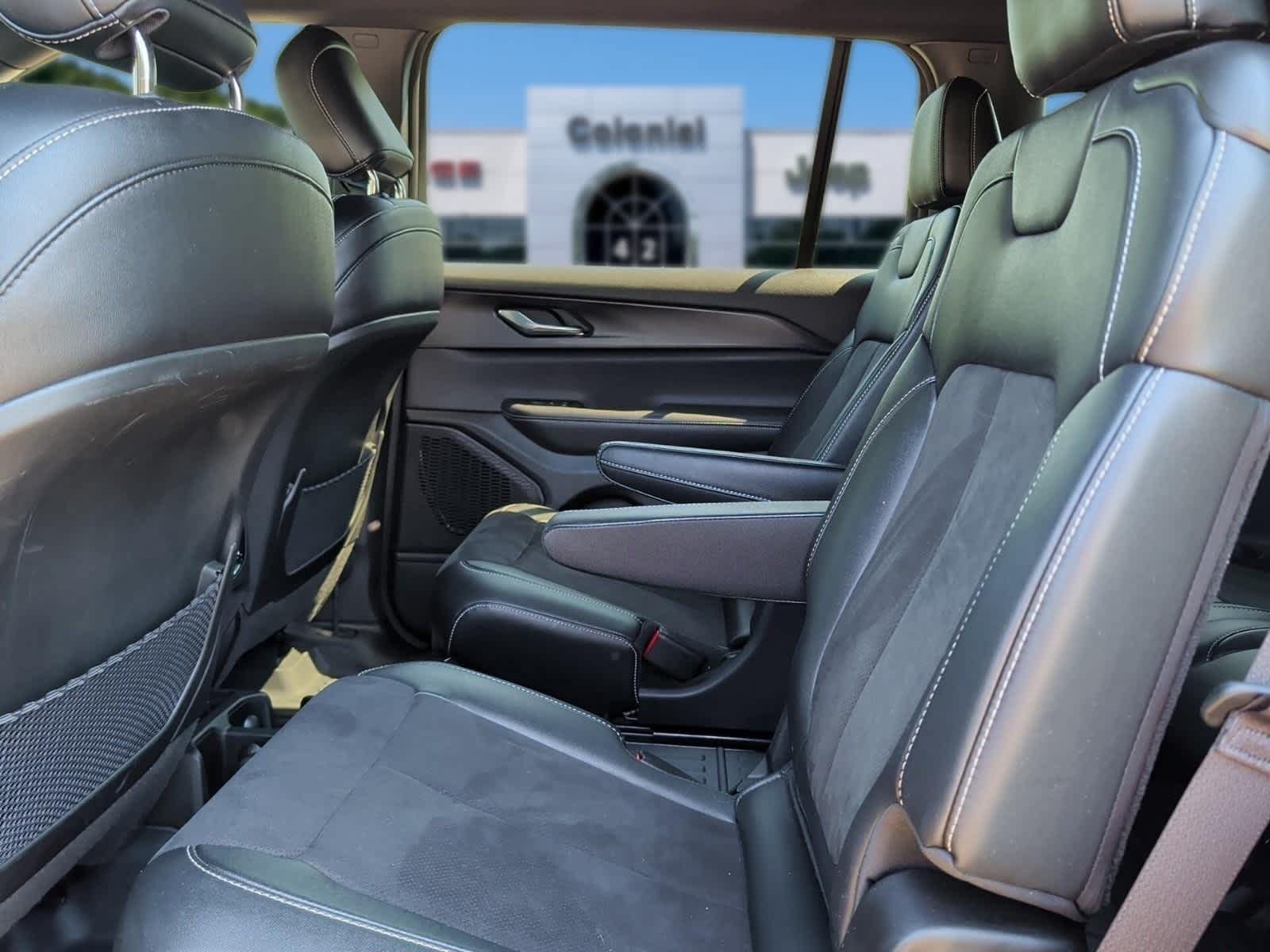 Used 2023 Jeep Grand Cherokee L Laredo AWD/4WD image 30
