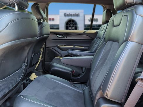 Used 2023 Jeep Grand Cherokee L Laredo AWD/4WD image 30