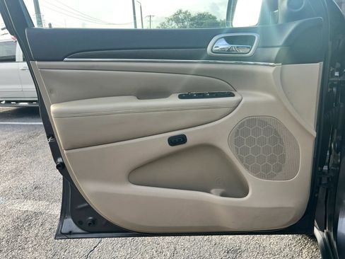 Used 2014 Jeep Grand Cherokee Limited RWD image 11