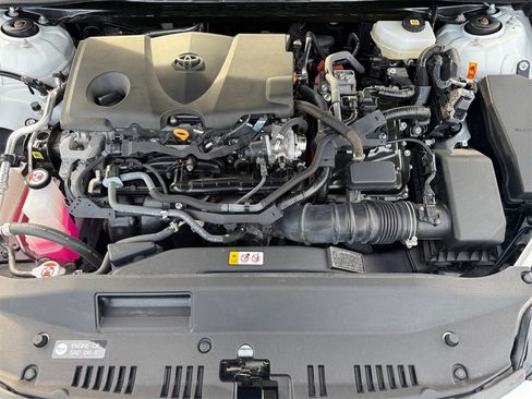 Used 2025 Toyota Camry SE image 23