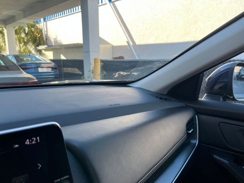 Used 2025 Nissan Rogue SV image 36