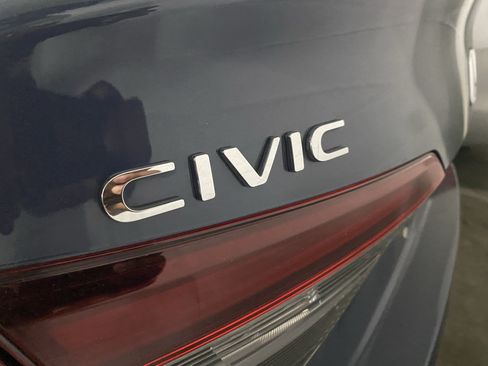 Used 2025 Honda Civic Sport image 3