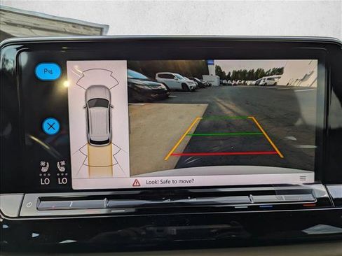 New 2026 Volkswagen Atlas Cross Sport SE image 19