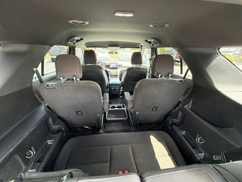 Used 2020 Ford Explorer XLT RWD image 11