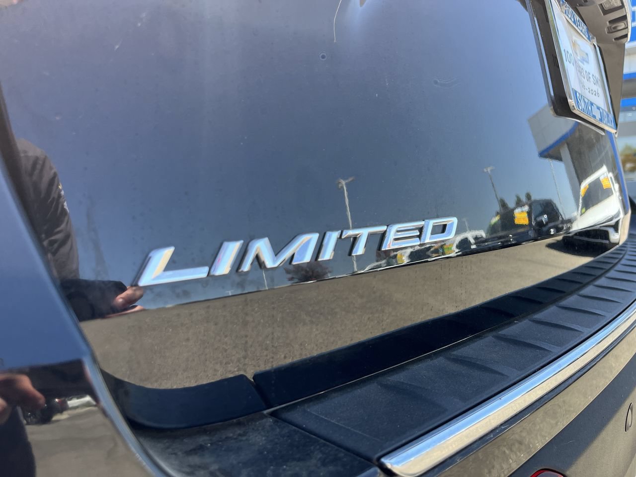 Used 2024 Ford Explorer Limited w/ Equipment Group 301A AWD/4WD image 31