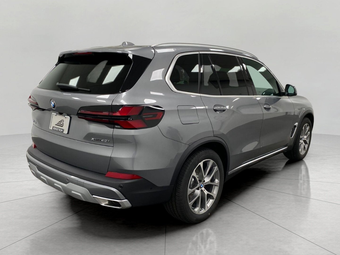 New 2026 BMW X5 xDrive40i w/ Climate Comfort Package AWD/4WD image 3