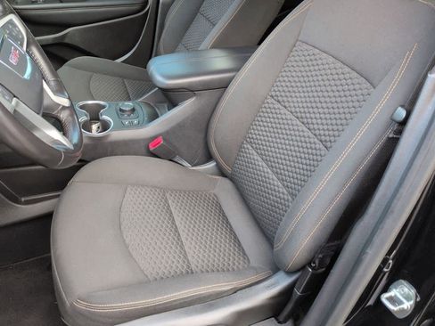 Used 2021 GMC Terrain SLE w/ Driver Convenience Package image 16