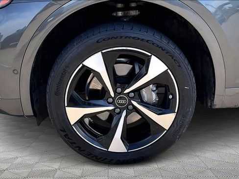 Used 2022 Audi Q5 2.0T Prestige w/ Prestige Package image 8