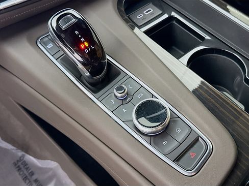 Used 2023 Cadillac Escalade Sport w/ LPO, ONYX Package image 17