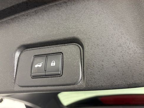 Used 2024 Nissan Rogue SV FWD image 13
