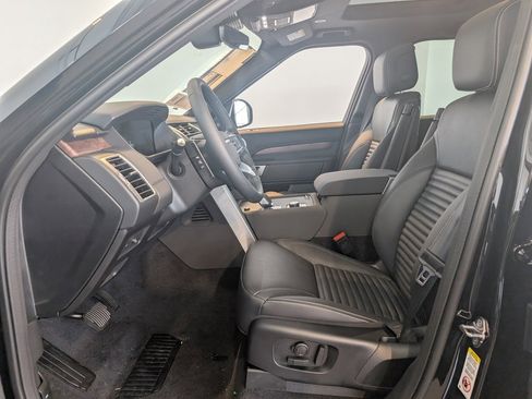 New 2026 Land Rover Discovery S image 9