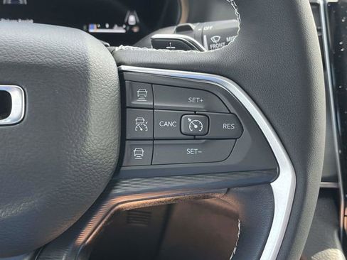 New 2025 Jeep Grand Cherokee L Altitude image 22