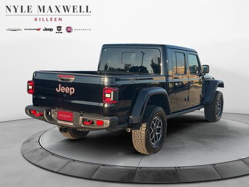New 2025 Jeep Gladiator Rubicon AWD/4WD image 16
