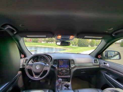 Used 2019 Jeep Grand Cherokee Limited X AWD/4WD image 11