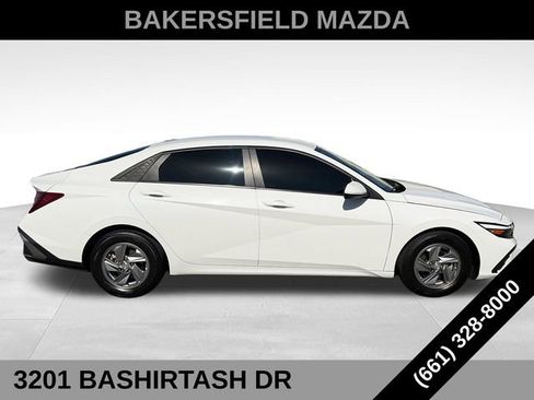 Used 2024 Hyundai Elantra SE FWD image 6