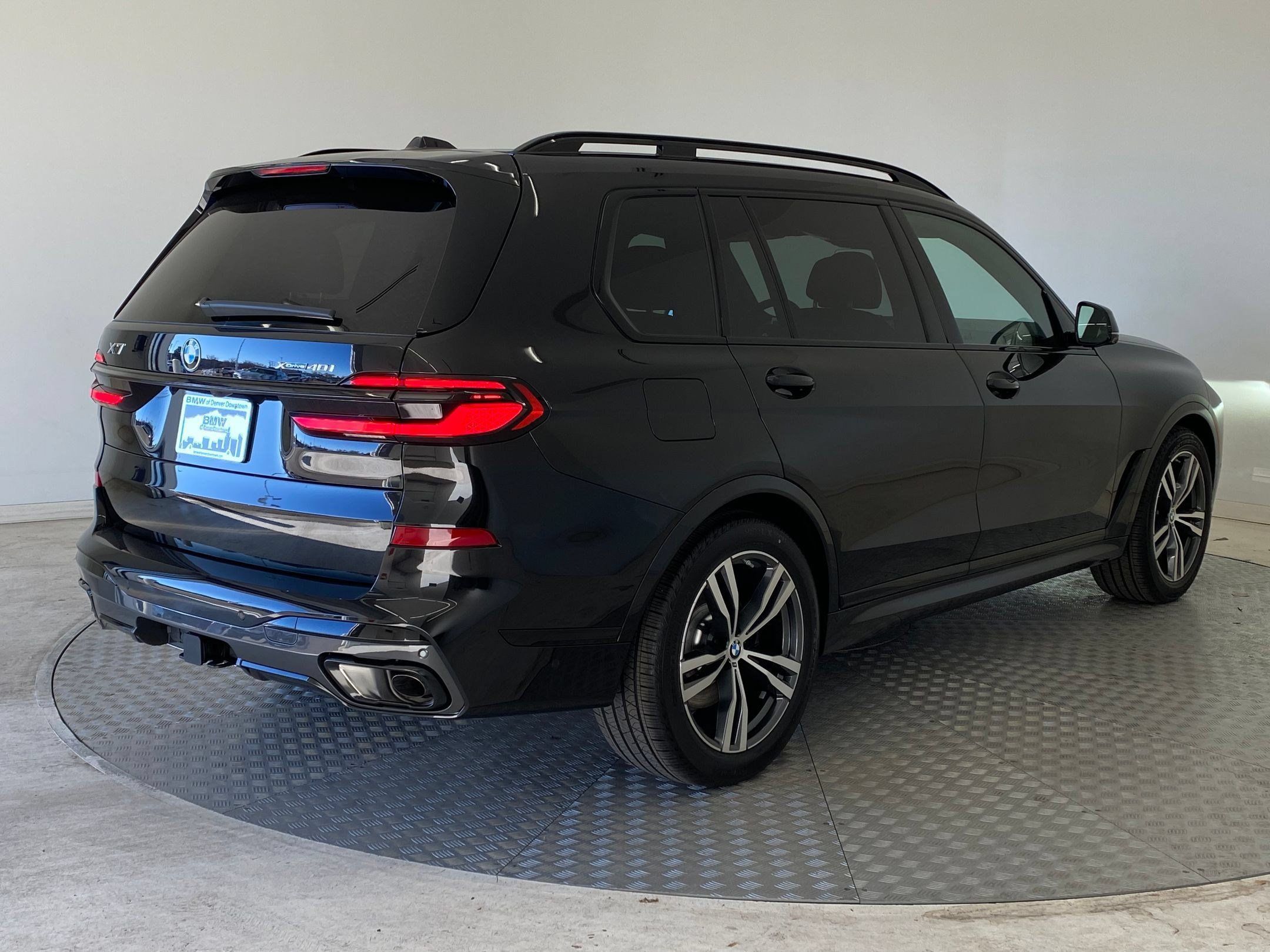 Used 2026 BMW X7 xDrive40i w/ M Sport Package AWD/4WD image 9