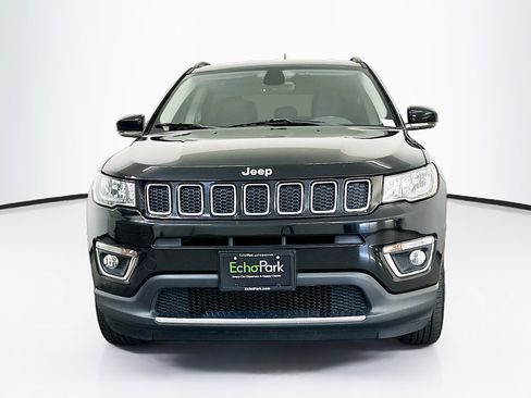 Used 2018 Jeep Compass Limited AWD/4WD image 2
