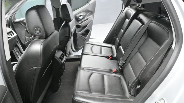 Used 2020 GMC Terrain SLT w/ Preferred Package FWD image 16